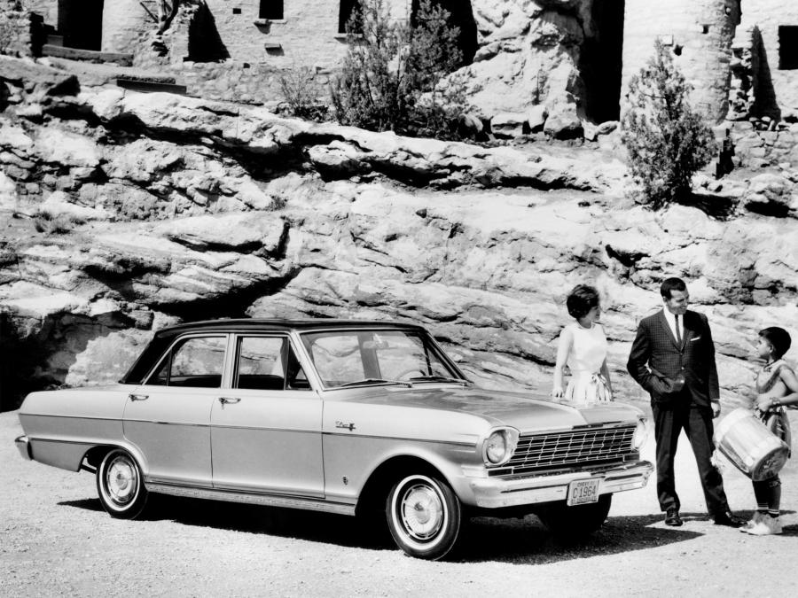  Chevrolet Chevy II Nova 400 4-Door Sedan 1964 года  (фото 1 из 2)